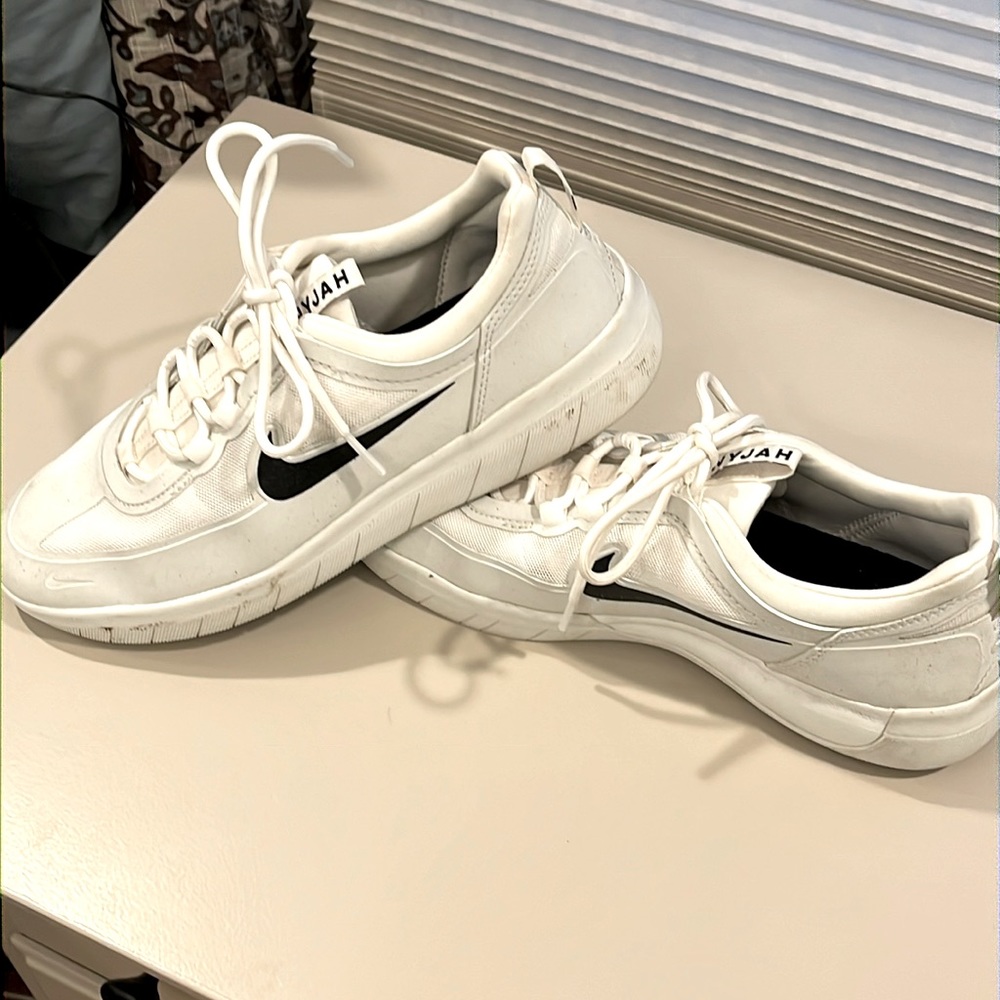 Nike SB Nyjah Free 2 Men’s Skateboarding Shoes.  Summit White and Black